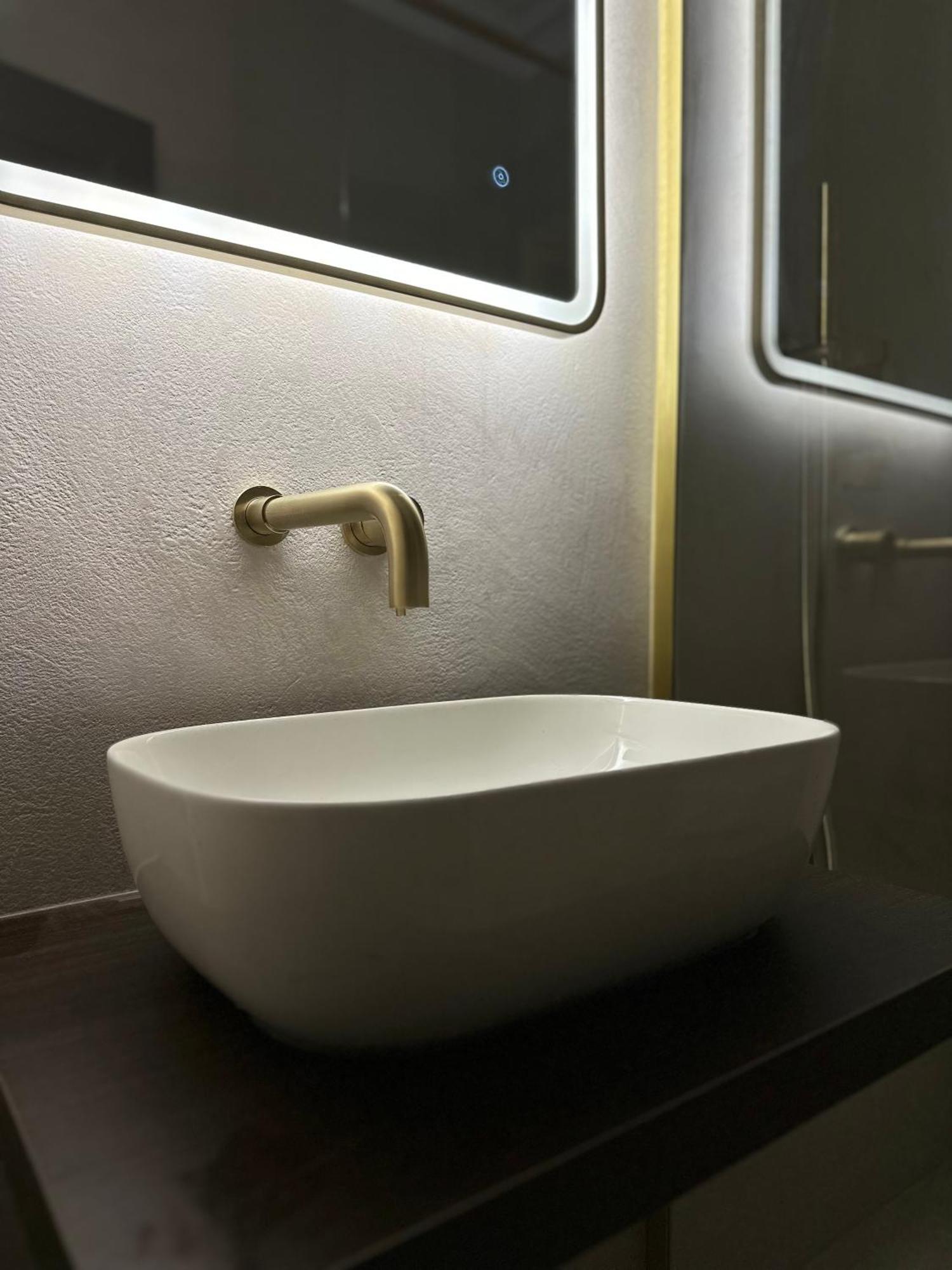Magistrates Penthouse Suite - Town Centre Apartments With Spa Morpeth Εξωτερικό φωτογραφία