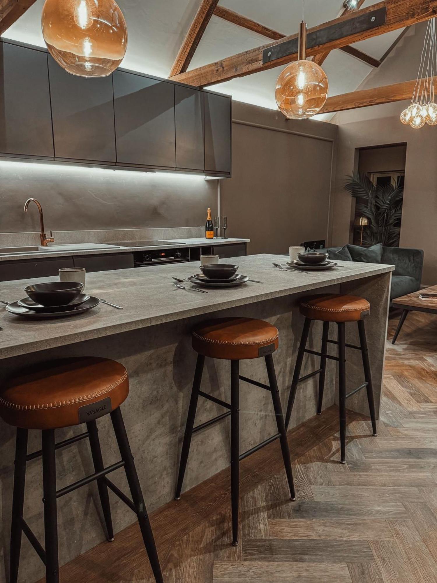 Magistrates Penthouse Suite - Town Centre Apartments With Spa Morpeth Εξωτερικό φωτογραφία