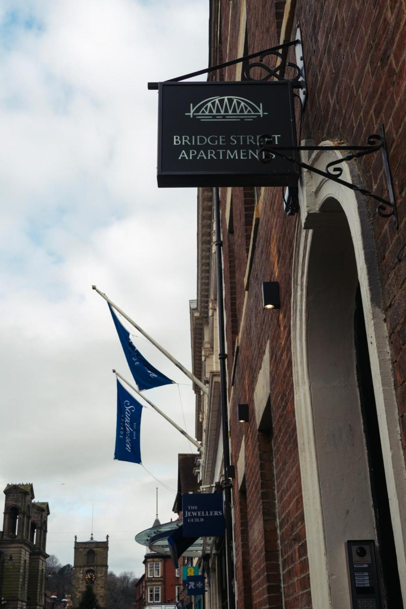 Magistrates Penthouse Suite - Town Centre Apartments With Spa Morpeth Εξωτερικό φωτογραφία